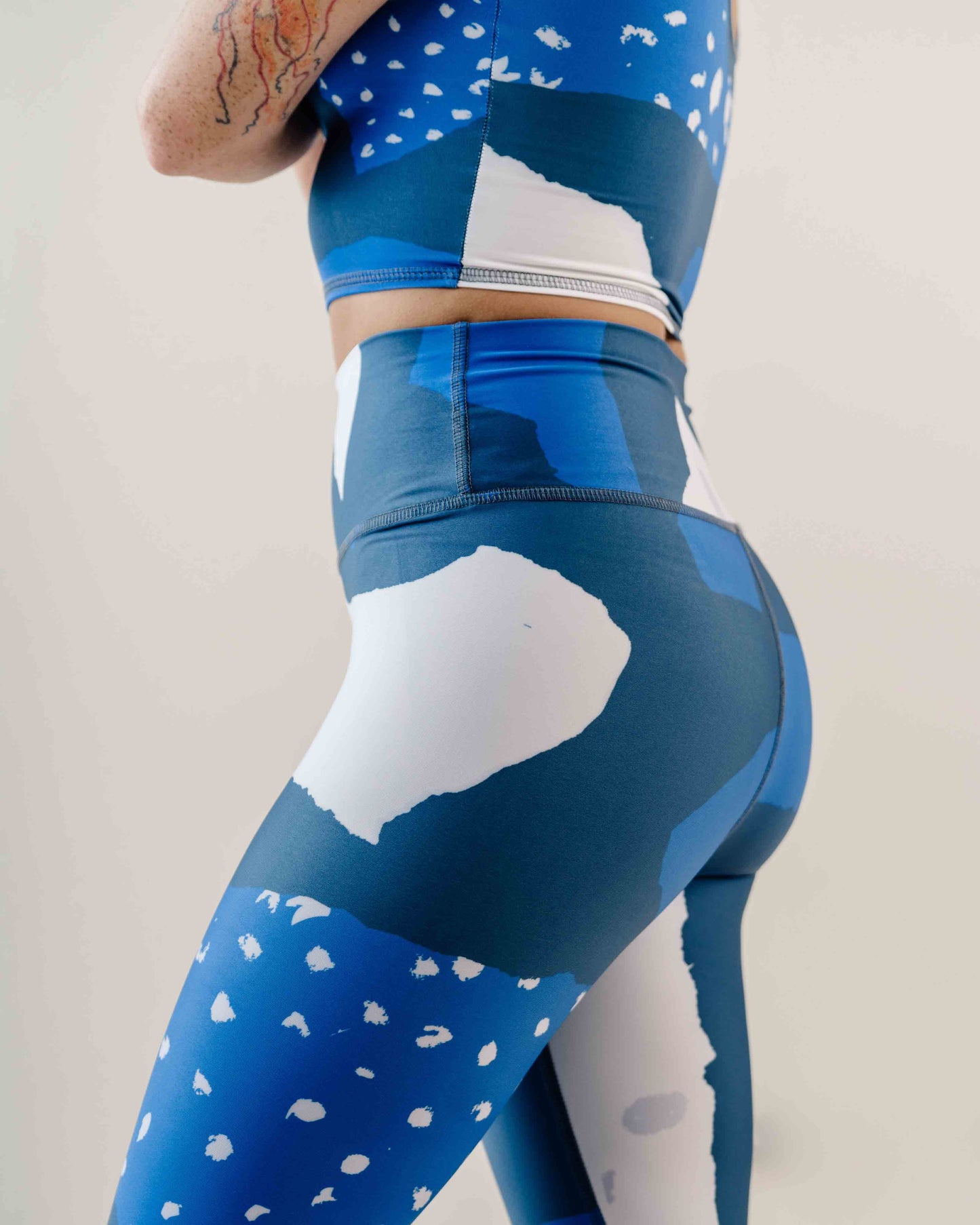 Midnight Artifact Legging